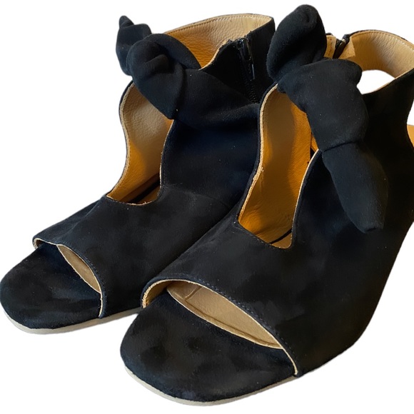 Bueno Shoes - Bueno black suede peep toe ankle chunk heels with knot detail